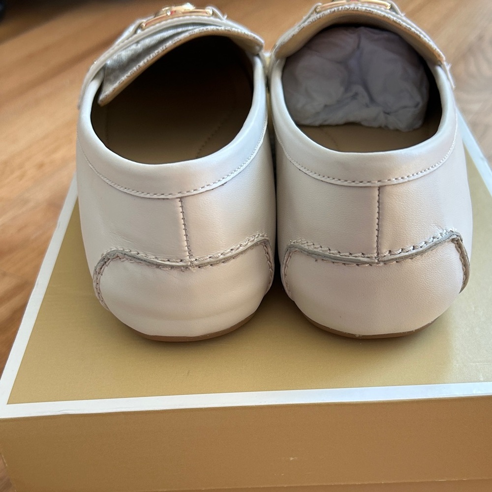 Michael Kors Mandy Vanilla loafer Women's size 9 - Picture 4 of 7